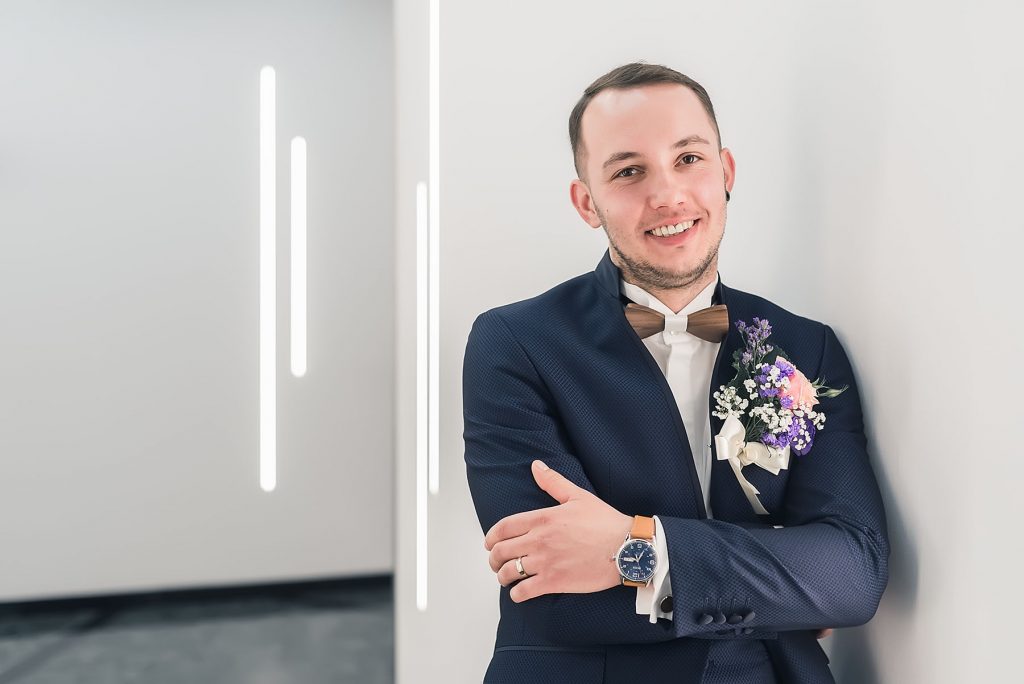 Umelecky maros markovic svadobna modry kostolik tehulka