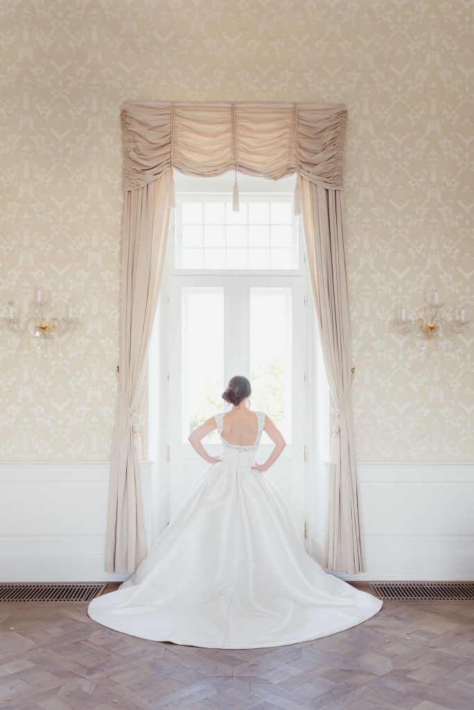 Fotograf na konferenciu prstene slavnostne luxusna