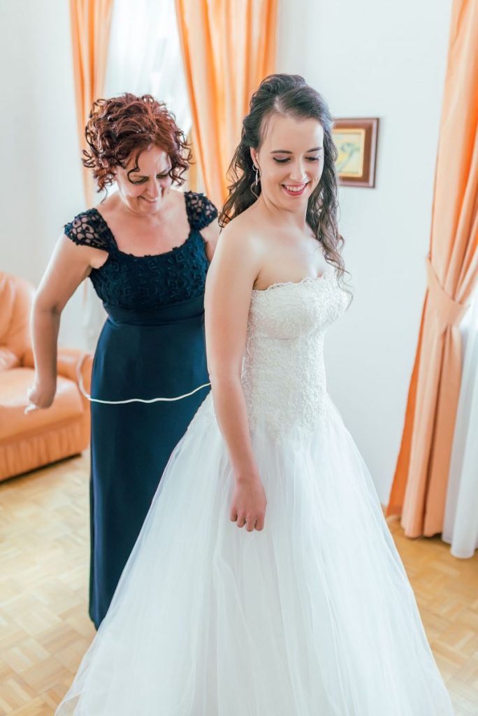 Svadobny fotograf nevesta sobas kastiel