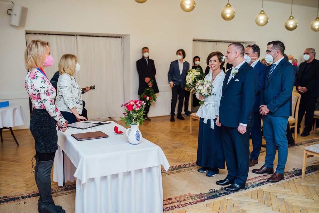 Svadobny fotograf svadba svadobna modra stary dom