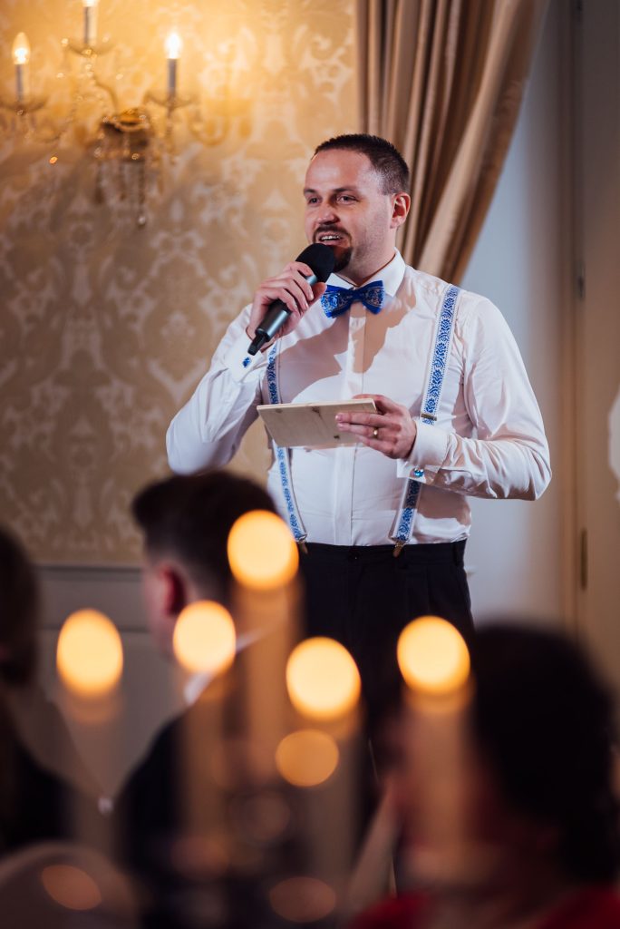 Svadobny fotografka krasny hotel terasa zrkadlo