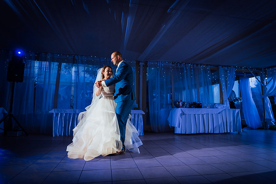 kreativny fotografka svadobny svadba modra hotel